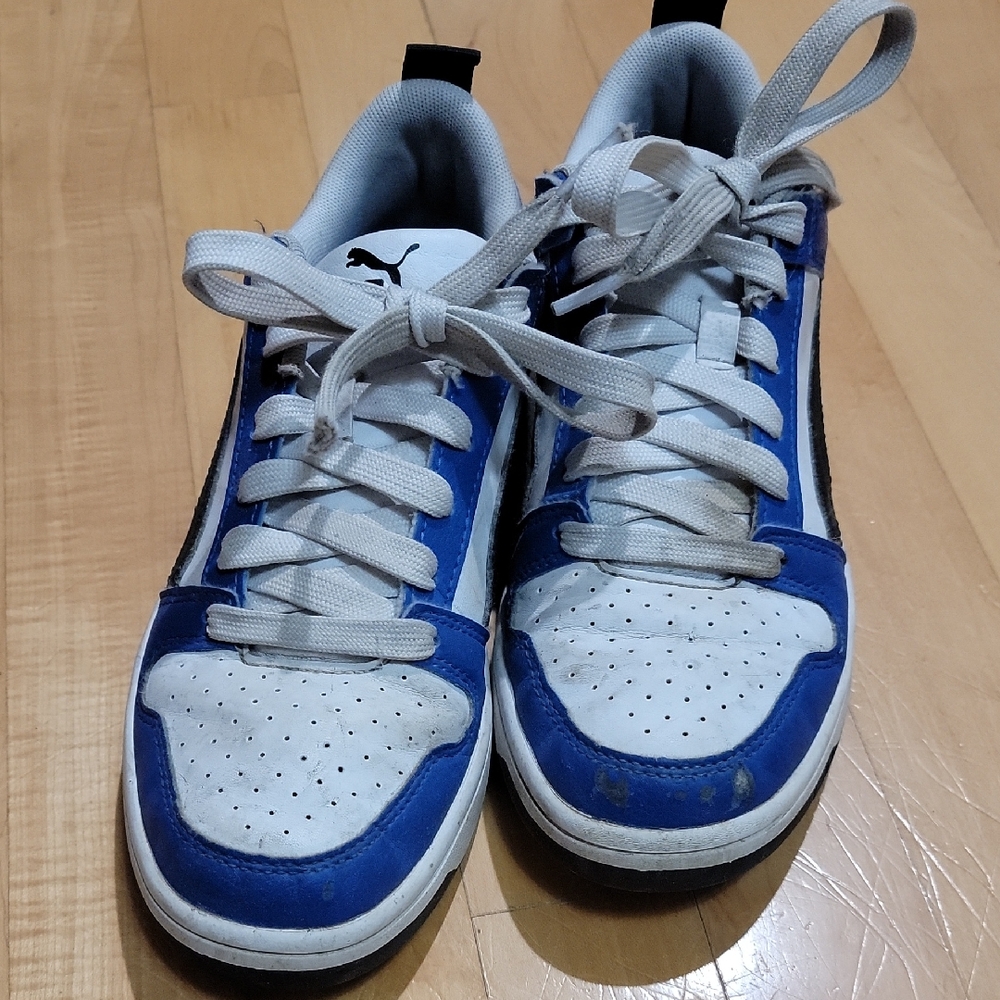 Puma Boys White and Blue Sneakers